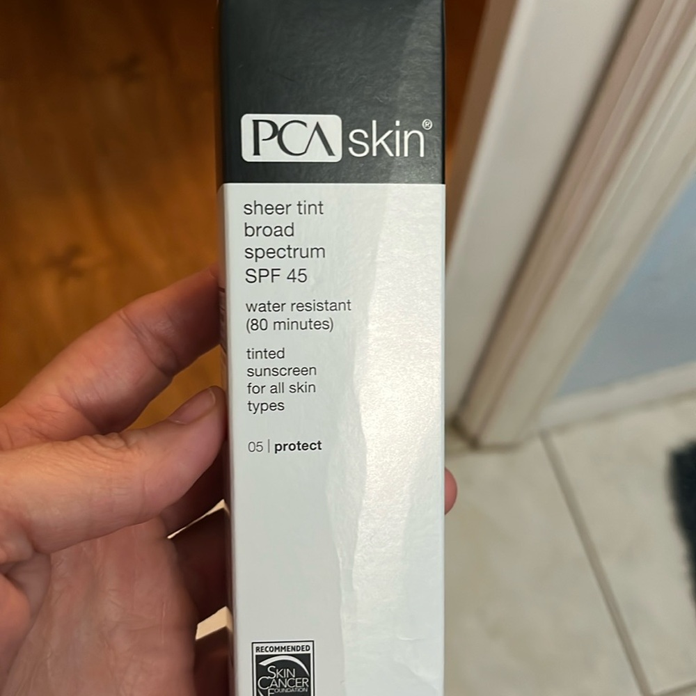 PCA SKIN Sheer Tint Broad Spectrum SPF 45 Sunscreen, NEW IN BOX exp 4/26.